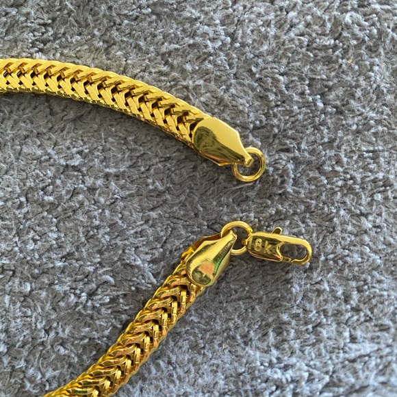 NEW*18K gold twist snake bracelet - Picture 2 of 3